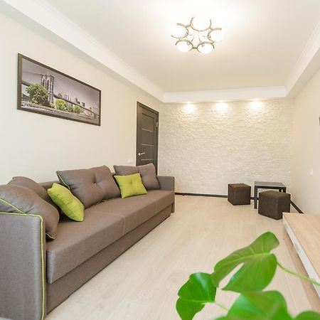 ARTAL Apartment on Iordanskaya 22 Kiev Exteriör bild